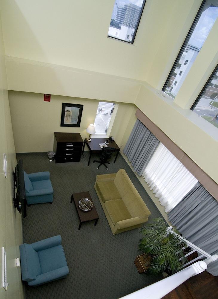Best Western Plus Coastline Hotel