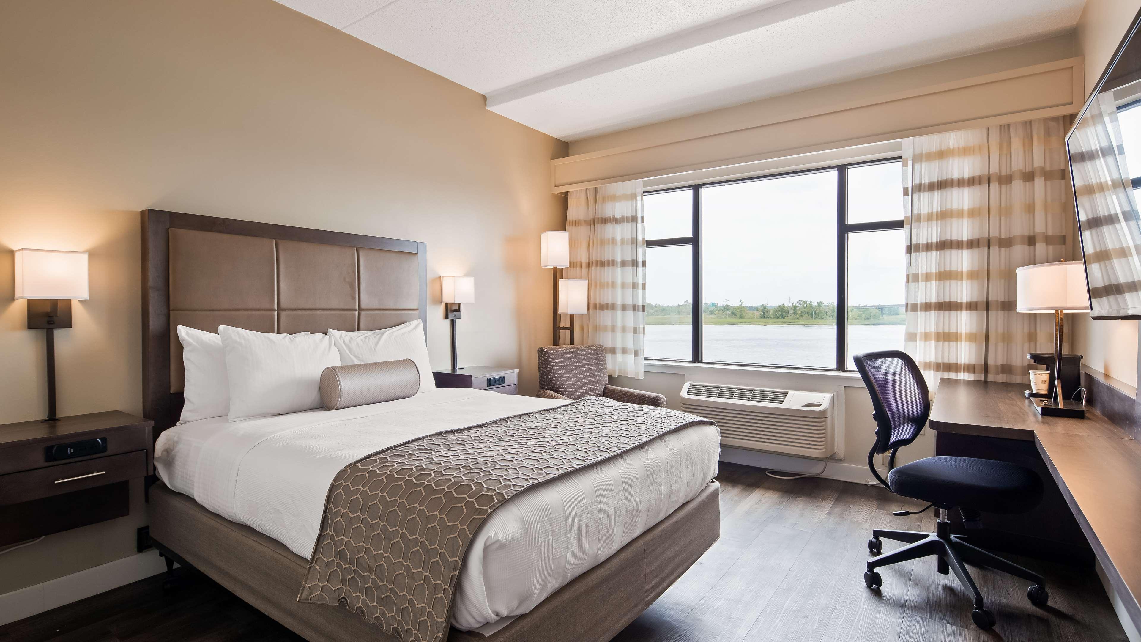 Best Western Plus Coastline Hotel 3*