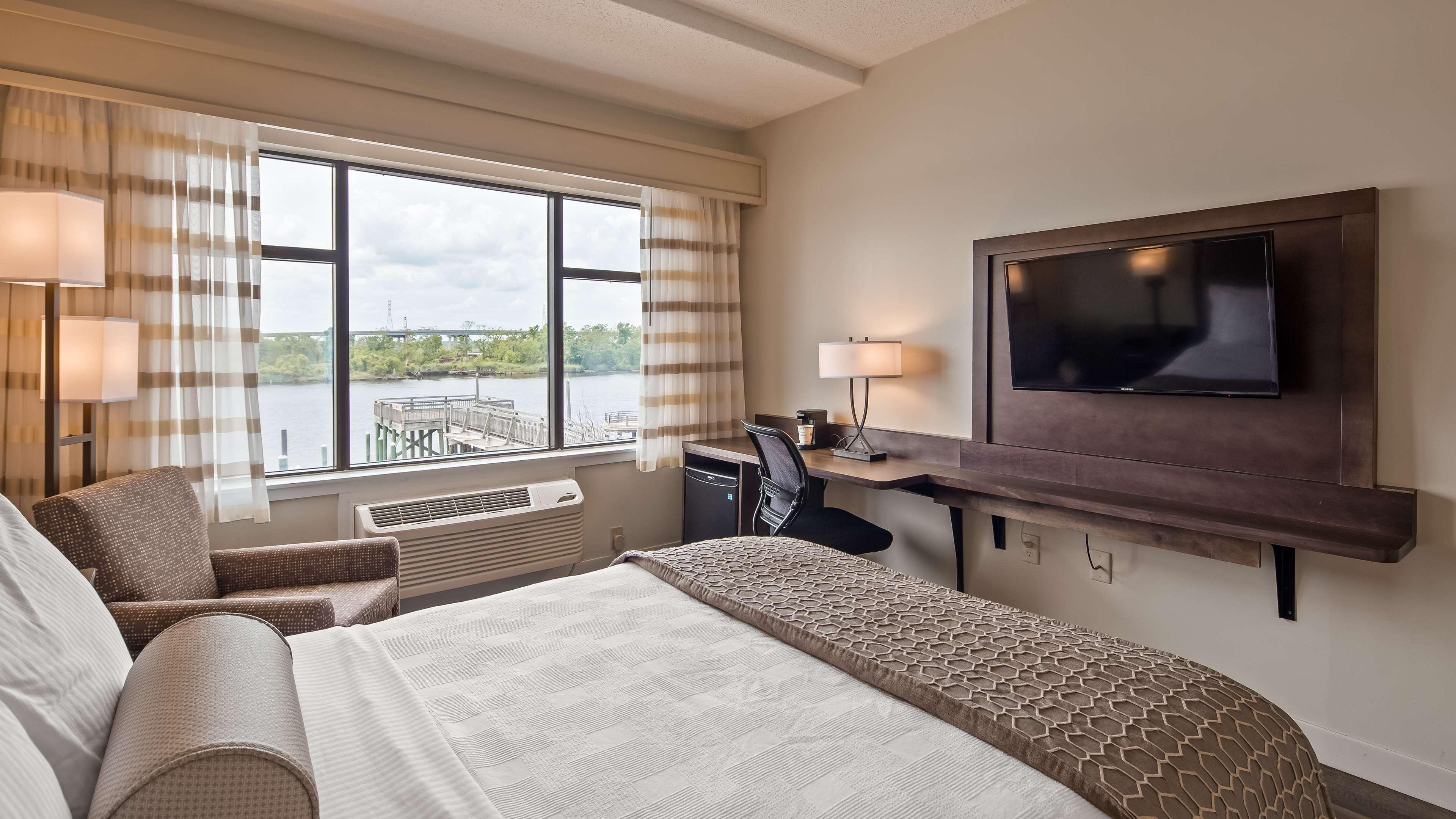 Best Western Plus Coastline Hotel 3*